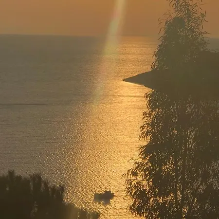 The Little House On The Hill Of Ferienhaus Myrties