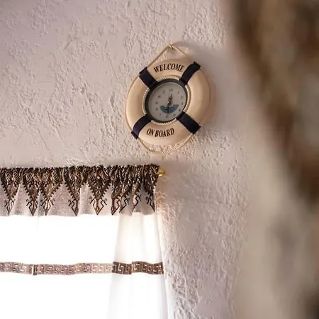 The Little House On The Hill Of Ferienhaus Myrties