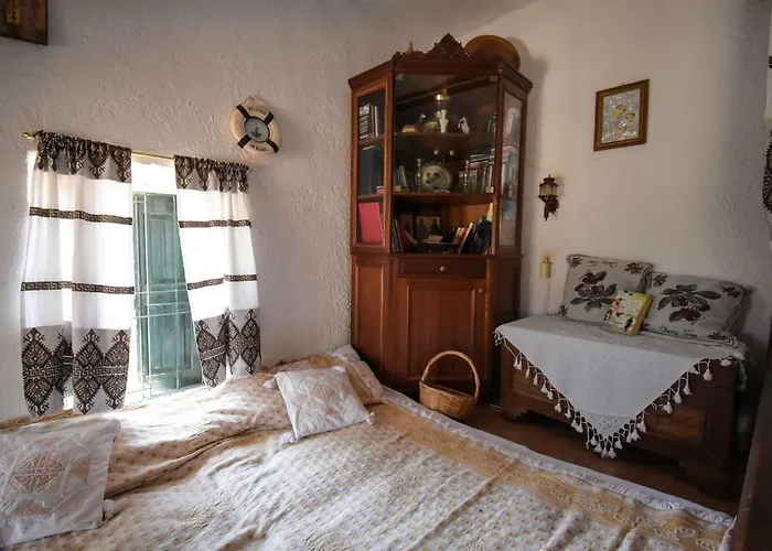 The Little House On The Hill Of Tatil Evi *