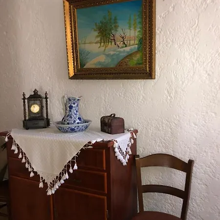 Holiday home The Little House On The Hill Of Myrties